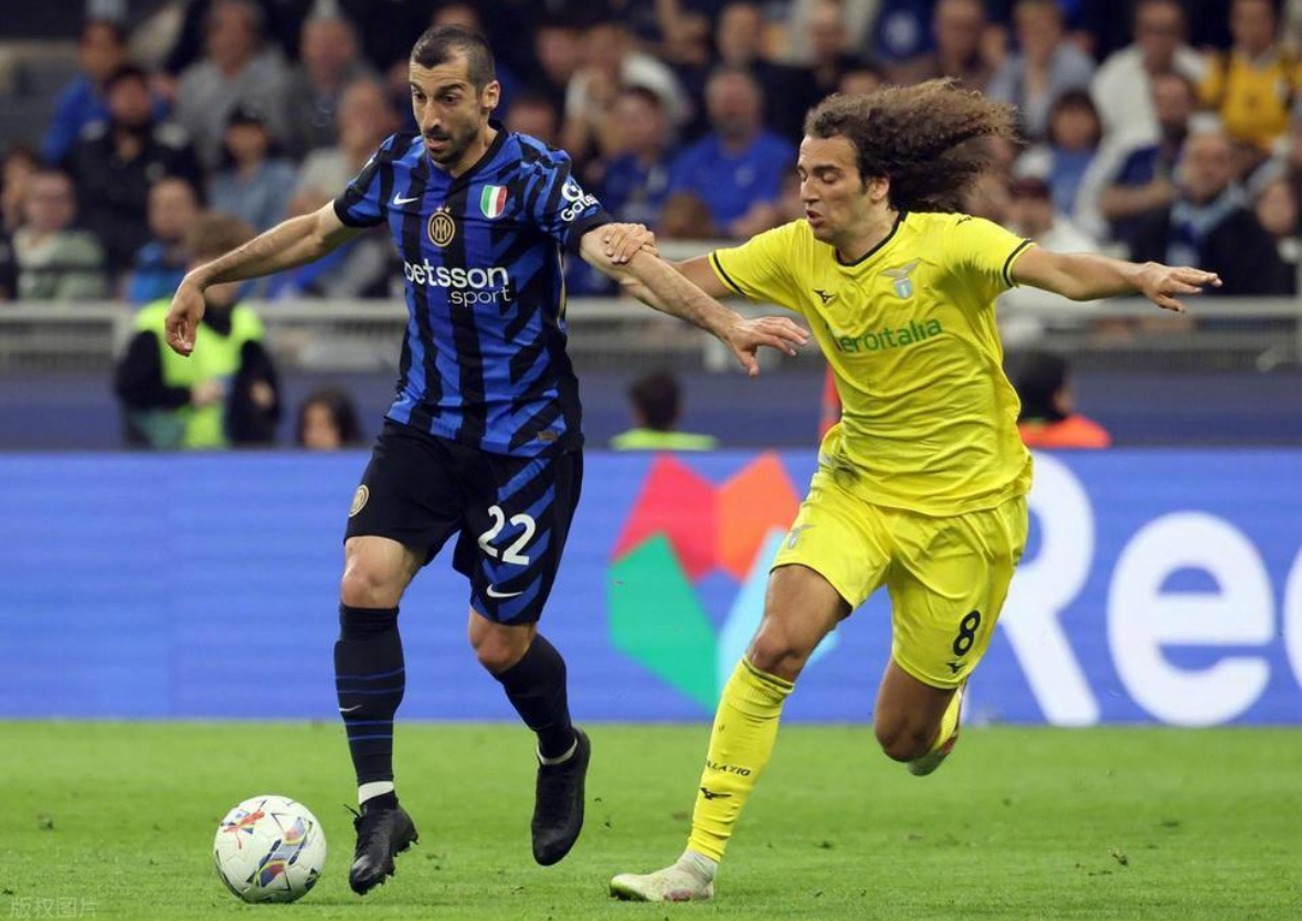 阿斯顿维拉队标跟切尔西一样