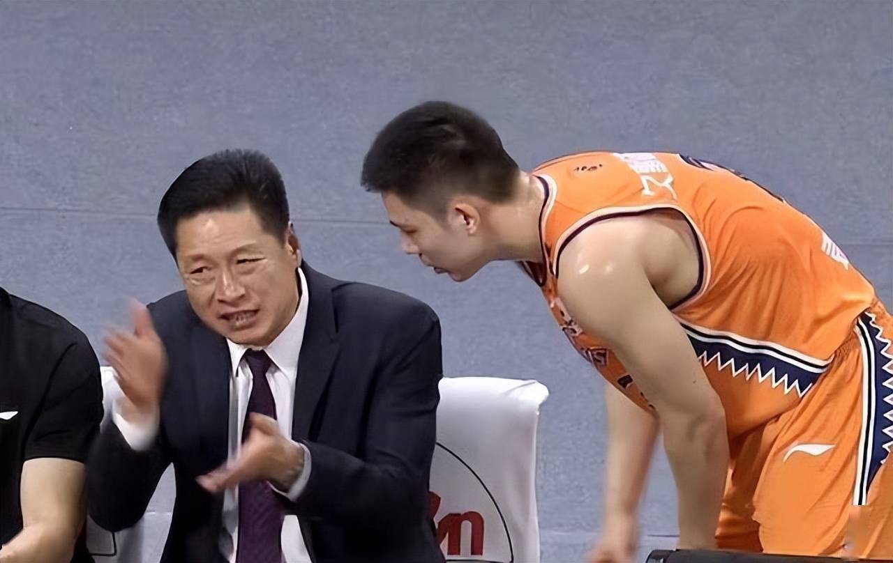 万博max官网入口登录-广厦男篮新赛季征战仪式